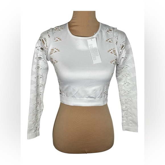 URBAN OUTFITTERS White Long Sleeve Cropped Top NWT M/L - Picture 1 of 6